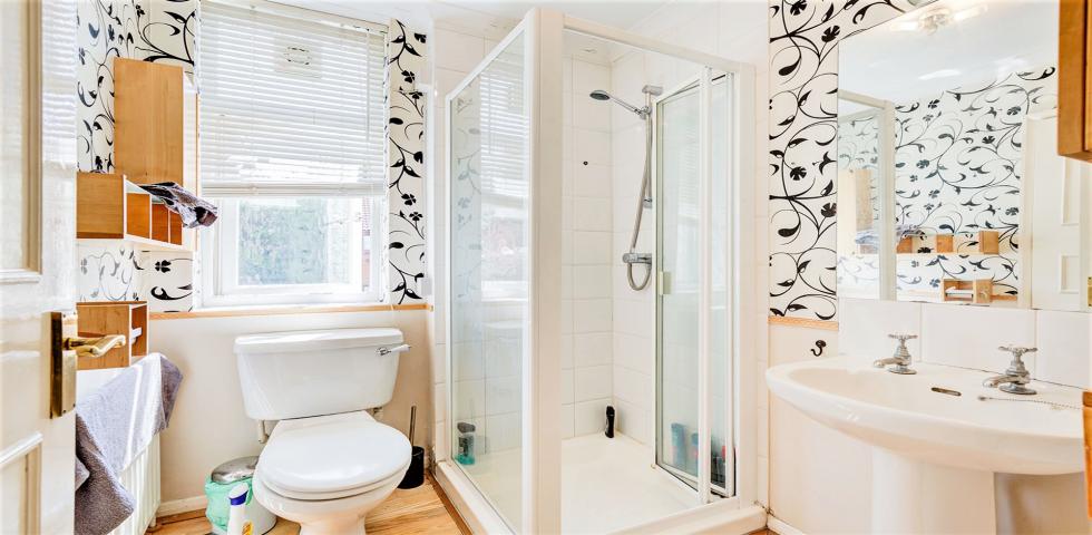 			LET, 4 Bedroom, 1 bath, 1 reception Flat			 Menelik Road, WEST HAMPSTEAD